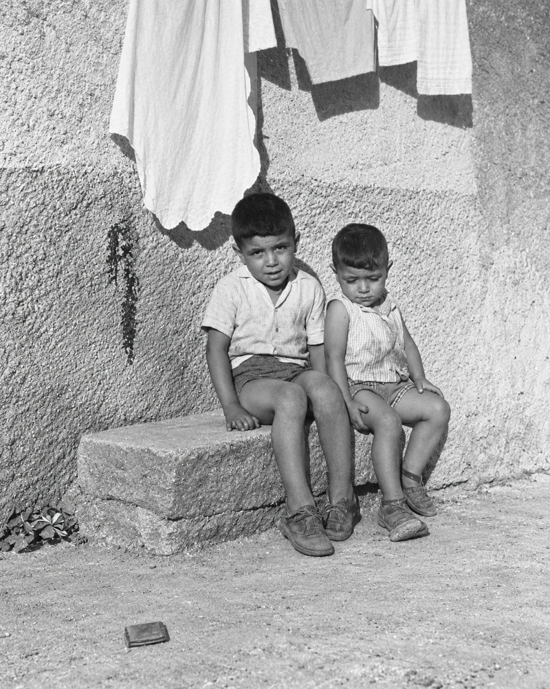 Después: la fotografía de los dos niños restaurada